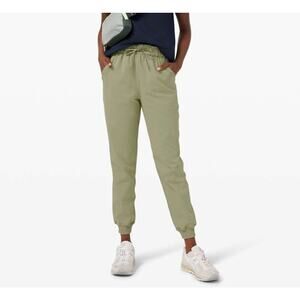 Lululemon Keep Moving Jogger Pants Rosemary Green Women’s Size 4